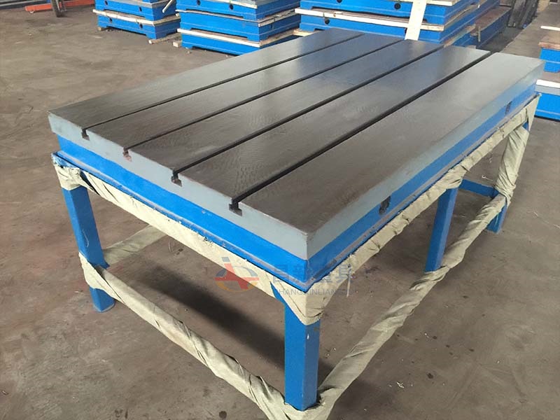 鑄鐵工作臺安裝現場圖